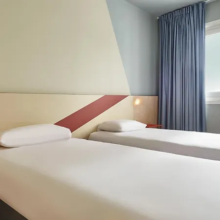 Ibis Budget Paris Porte D'aubervilliers Hotel 2*